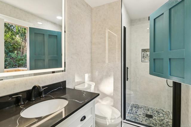 Detail Gallery Image 29 of 32 For 8262 Gilman Dr #1,  La Jolla,  CA 92037 - 2 Beds | 3 Baths