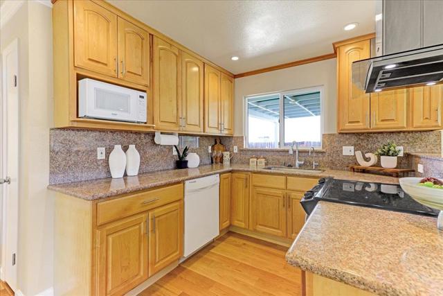 3139 Laneview Drive, San Jose CA: https://media.crmls.org/mediaz/1ab8451a-9129-49e6-b864-4922699c3228.jpg