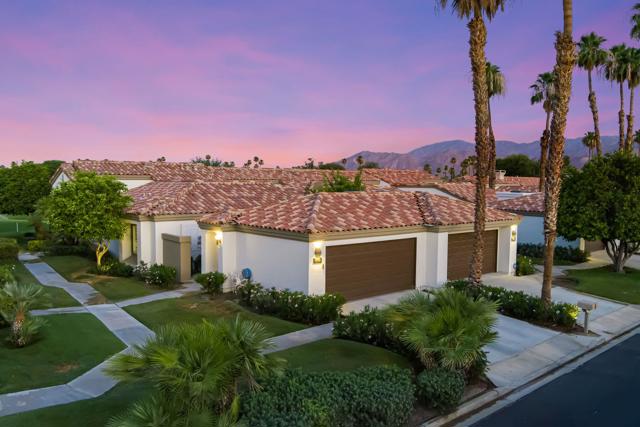 54808 Inverness Way, La Quinta CA: https://media.crmls.org/mediaz/1ab95dd8-535a-4fd7-a6eb-f864b78e86c1.jpg