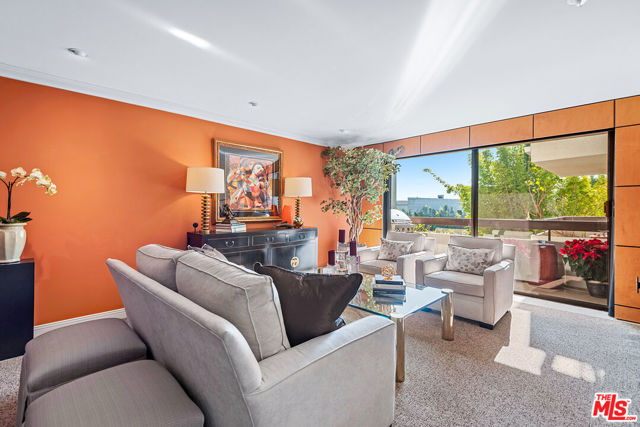 Image 5 of 26 For 851 Kings Road 207