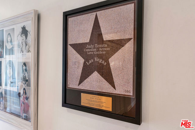 3733 Willowcrest Avenue, Studio City CA: https://media.crmls.org/mediaz/1ab9a547-8d71-43a4-959c-ef2abab3b1b6.jpg