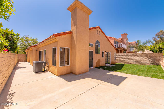 7246 University Drive, Moorpark CA: https://media.crmls.org/mediaz/1aba1916-44ed-4bec-bc31-ea720d1e347c.jpg