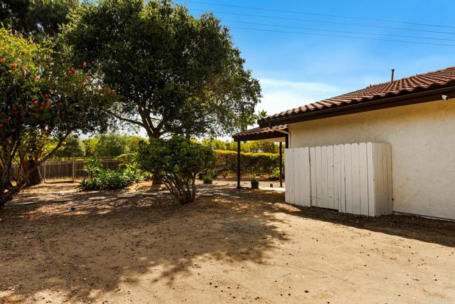 13837 Tam O Shanter Court, Poway CA: https://media.crmls.org/mediaz/1aba59d9-cbf6-403e-8c90-f9be6c31ef1d.jpg