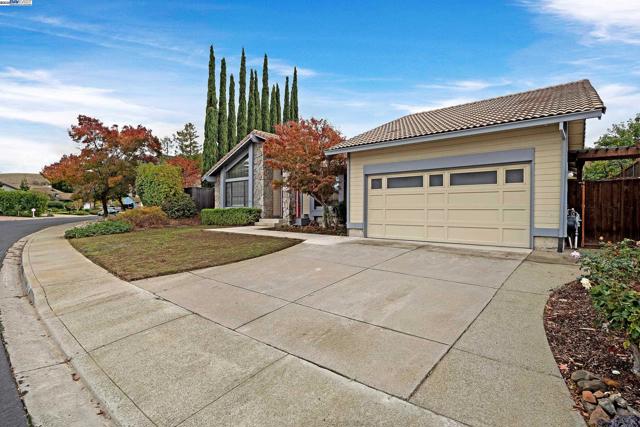 1116 Vista Point Ln, Concord CA: https://media.crmls.org/mediaz/1aba5e23-72d1-4986-899d-a04dd28f2142.jpg