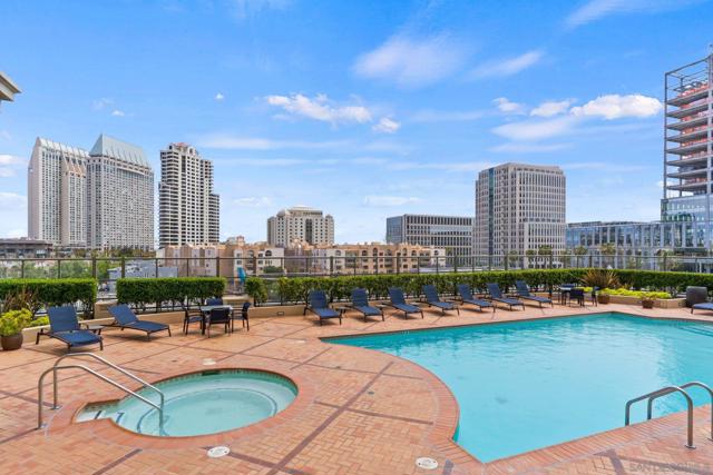 700 W E St, San Diego CA: https://media.crmls.org/mediaz/1abaf02e-2dd3-444c-9bba-6d22fd179012.jpg