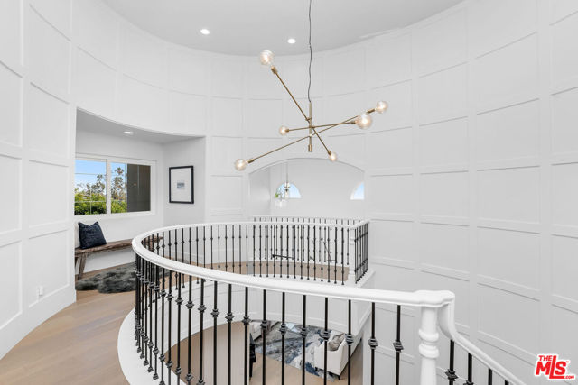 23458 W Moon Shadows Drive, Malibu CA: https://media.crmls.org/mediaz/1abb6681-3806-45fa-aa6f-2fdde830ddff.jpg