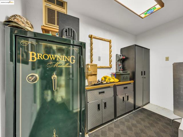 17035 TERMINOUS RD, Isleton CA: https://media.crmls.org/mediaz/1abc067e-71c8-4b3b-be44-a96e289e1638.jpg