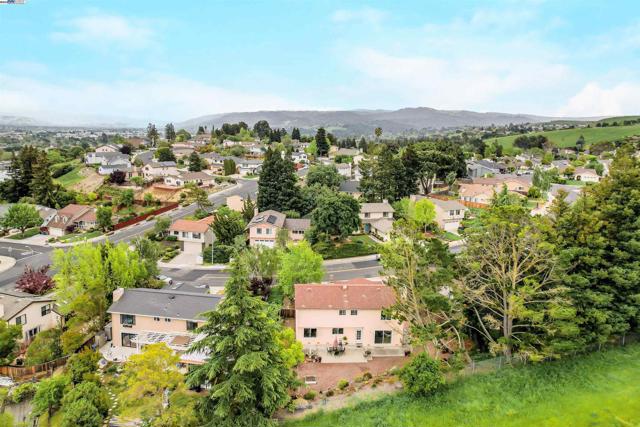 11868 Bloomington Way, Dublin CA: https://media.crmls.org/mediaz/1abc1b8e-6d35-4e90-90db-8c0b74425b07.jpg