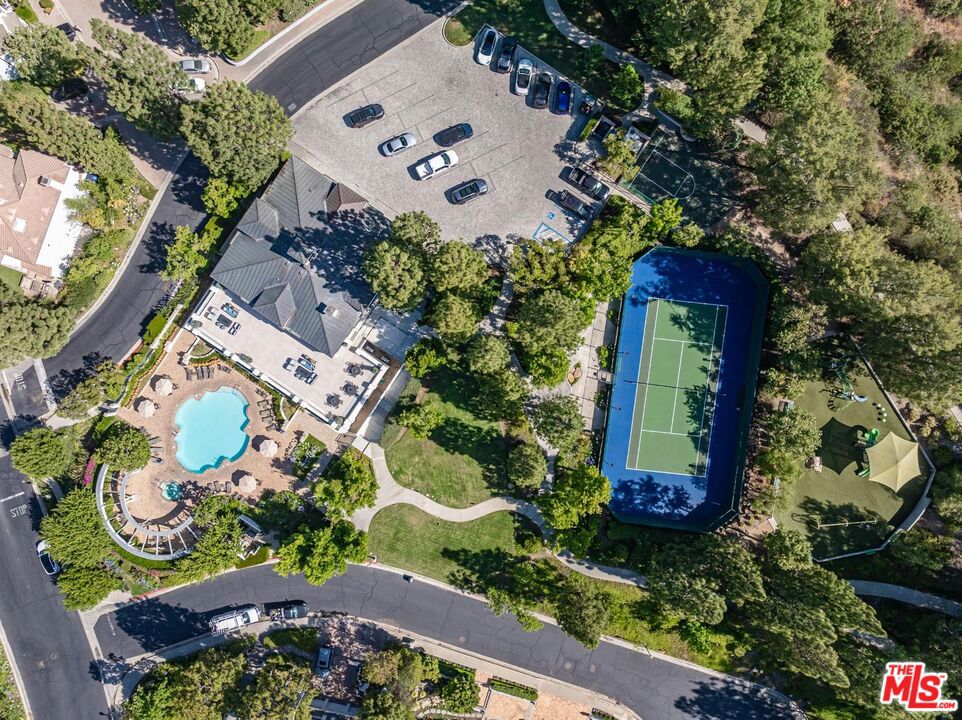 https://media.crmls.org/mediaz/1abc5496-6fd1-4a81-b946-b08f3313628b.jpg?preset=X-Large