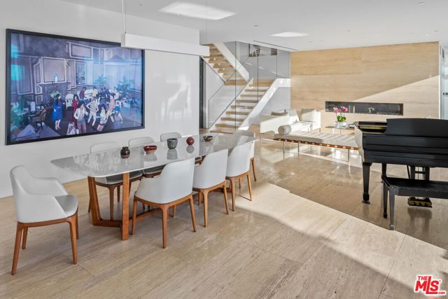 623 Alma Real Drive, Pacific Palisades CA: https://media.crmls.org/mediaz/1abcba0a-2acd-47eb-a24e-2d031061c5cd.jpg