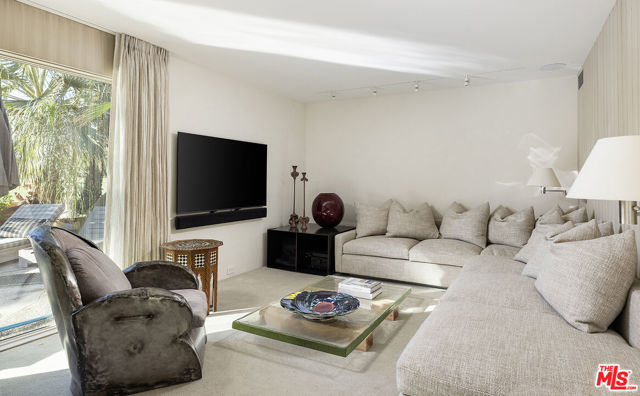 40281 Sand Dune Road, Rancho Mirage CA: https://media.crmls.org/mediaz/1abddb32-5e96-4a94-94a3-f94f180ea636.jpg