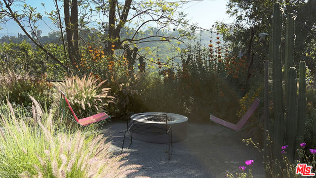 1407 Randall Court, Los Angeles CA: https://media.crmls.org/mediaz/1abf9dfb-6e17-4965-8779-c56bbd7aa002.jpg