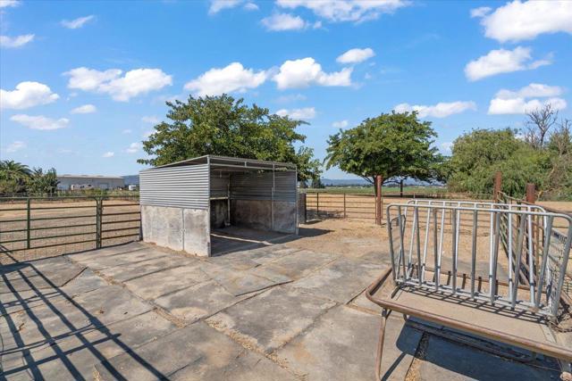 2675 Pacheco Pass Highway, Gilroy CA: https://media.crmls.org/mediaz/1abfafae-b383-410a-a355-c7e8b7580a14.jpg