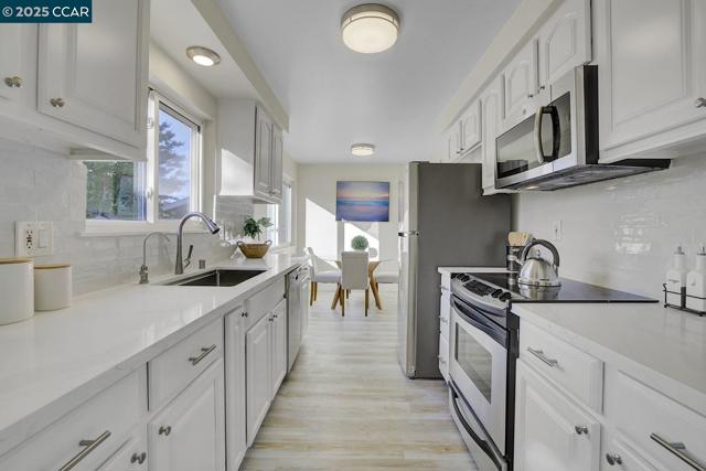 166 Madelia Place, San Ramon CA: https://media.crmls.org/mediaz/1ac01636-35f3-4dc1-9cac-1caf14b624fa.jpg