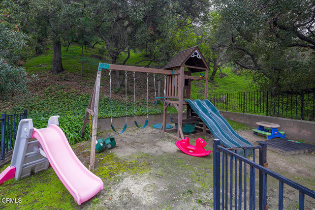6832 1/2 Saint Estaban Street, Los Angeles CA: https://media.crmls.org/mediaz/1ac02534-23ac-4f53-9f37-057d02601b0d.jpg