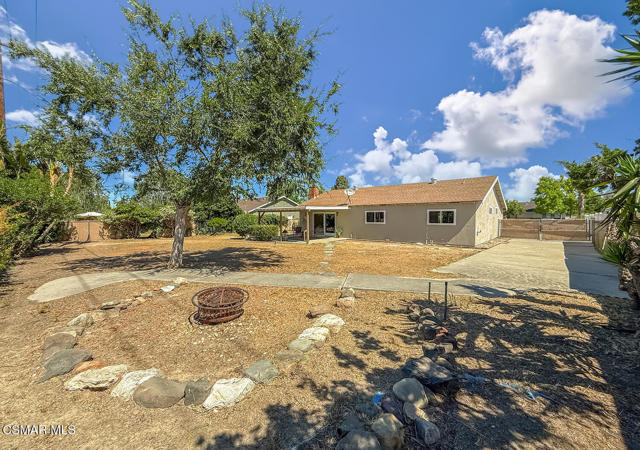 166 Sandberg Street, Thousand Oaks CA: https://media.crmls.org/mediaz/1ac04178-5f84-49a3-b60d-ef635e69c5ef.jpg