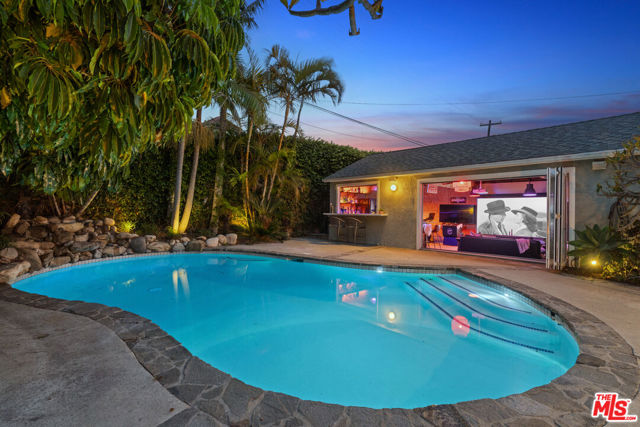 8044 Cowan Avenue, Los Angeles CA: https://media.crmls.org/mediaz/1ac08719-5a0a-4415-bfaf-ffc442a792dc.jpg