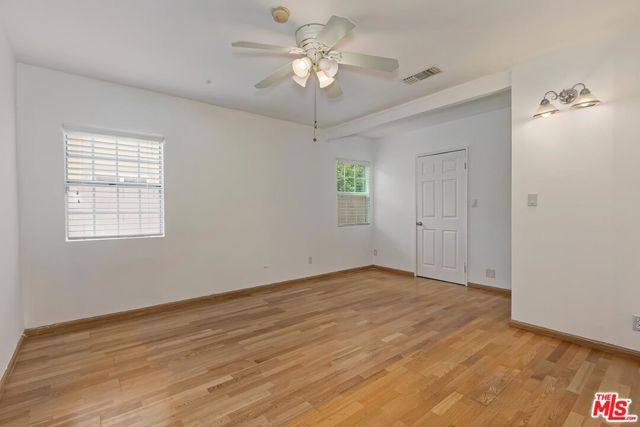 5049 Hesperia Avenue, Encino CA: https://media.crmls.org/mediaz/1ac08c85-65e0-4469-8640-6ddfb922b9cb.jpg