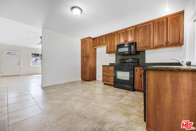23061 Via San Gabriel, Mission Viejo CA: https://media.crmls.org/mediaz/1ac0a739-832e-46e5-be04-b7da222e3ea5.jpg