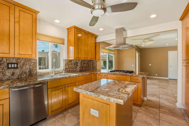 Image 9 of 45 For 72806 Fleetwood Circle