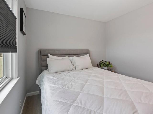 1415 LInda Mar Boulevard, Pacifica CA: https://media.crmls.org/mediaz/1ac160bd-0f34-436b-8d85-eab7c986971d.jpg