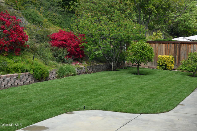 2462 Rikkard Drive, Thousand Oaks CA: https://media.crmls.org/mediaz/1ac1b780-c96e-405a-90d6-94151023a1a9.jpg