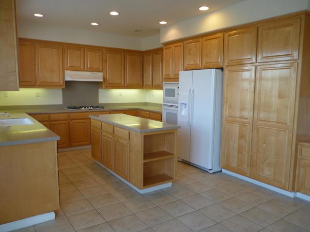 1065 Rockport Avenue, Redwood City CA: https://media.crmls.org/mediaz/1ac26d40-f4a8-430a-8d8e-7a25b0715869.jpg
