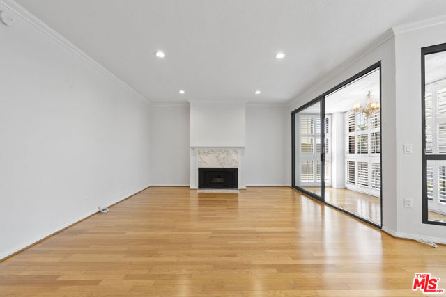 4477 Wilshire Boulevard, Los Angeles CA: https://media.crmls.org/mediaz/1ac377f7-1a63-42f6-9e60-78078775301d.jpg