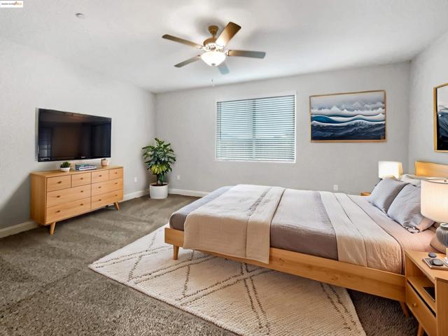 2066 Espana Ln, Rio Vista CA: https://media.crmls.org/mediaz/1ac39399-b26b-4bc1-9b81-1f58e8cf4138.jpg