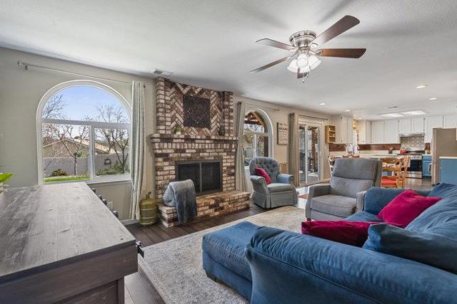 1980 Ponderosa Court, Hollister CA: https://media.crmls.org/mediaz/1ac3c165-e9a2-4bd2-a60e-e49c6ce5e0f4.jpg