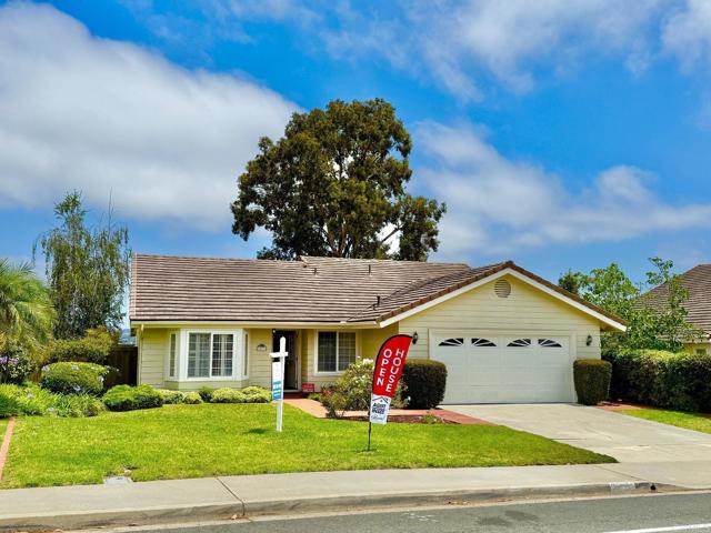 Detail Gallery Image 1 of 17 For 1633 Willowspring Dr. N., Encinitas,  CA 92024 - 4 Beds | 2 Baths