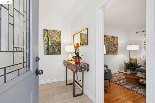 1626 Kains Ave., Berkeley CA: https://media.crmls.org/mediaz/1ac520e4-be01-481d-9af2-4d933c1907f3.jpg