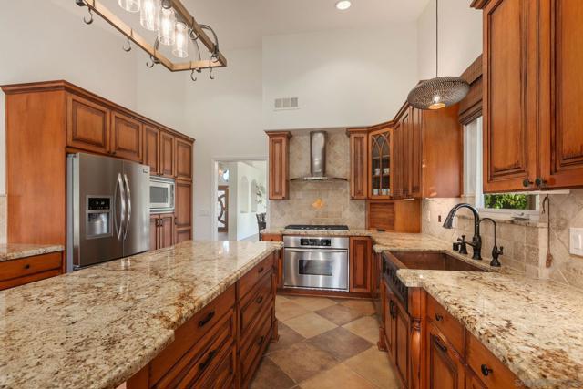 2610 Sunset Hills, Escondido CA: https://media.crmls.org/mediaz/1ac62a12-95f5-4f14-9be3-bd8bcf9a1635.jpg
