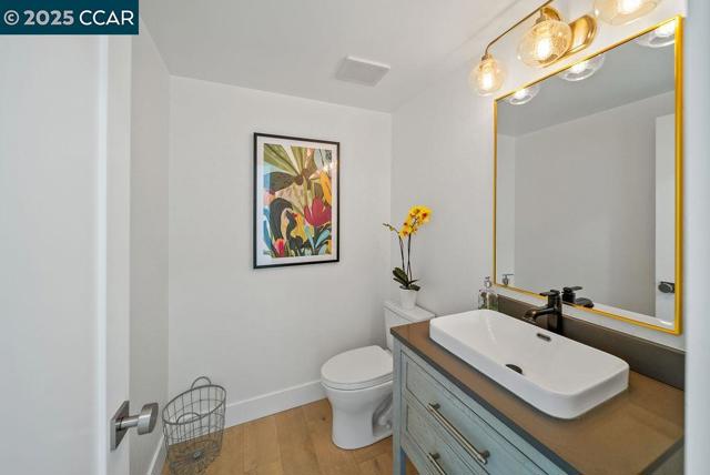 33 Los Arabis Circle, Lafayette CA: https://media.crmls.org/mediaz/1ac6fe2c-7cf7-4f9a-9a83-0f85e0b77ced.jpg