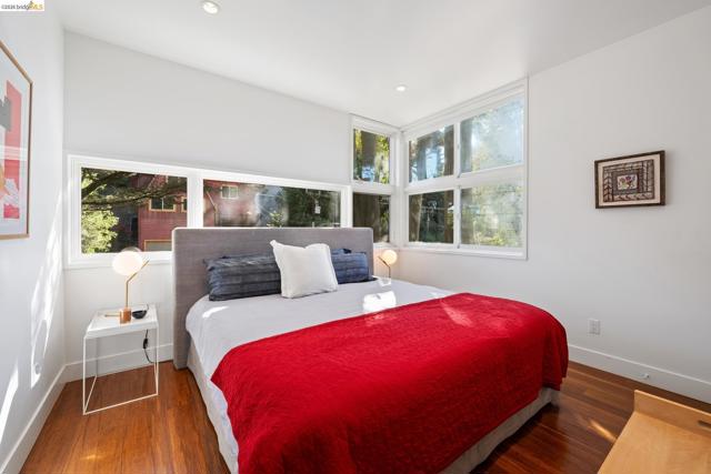 Image 41 of 60 For 8210 Skyline Blvd