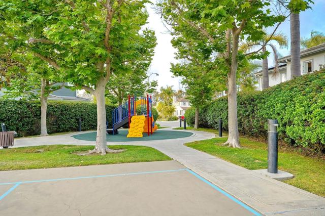 6707 Ketch Way, Carlsbad CA: https://media.crmls.org/mediaz/1ac72d0b-d440-4998-a85a-77d8d66c30f0.jpg
