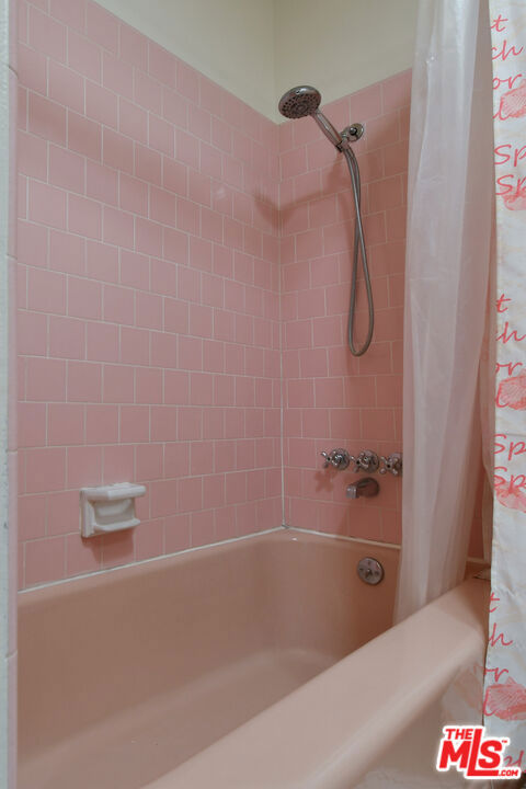 3682 Berry Drive, Studio City CA: https://media.crmls.org/mediaz/1ac79ef2-43d5-441d-bee0-220c010cd075.jpg