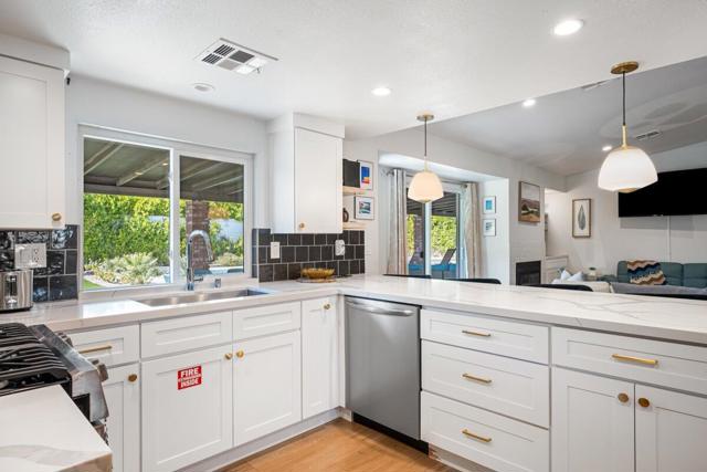 2241 N San Gorgonio Road, Palm Springs CA: https://media.crmls.org/mediaz/1ac82b01-275a-4ec0-a478-40c3a79bebac.jpg