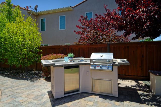 7160 Eagle Ridge Drive, Gilroy CA: https://media.crmls.org/mediaz/1ac860f1-b5da-410c-b519-b4cf76fe7314.jpg