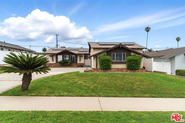 350 N Shadyglen Drive, Covina CA: https://media.crmls.org/mediaz/1ac938e3-758f-4052-94b5-8434c1c18d24.jpg