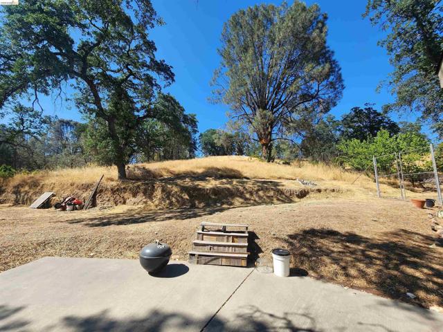 16612 Stagecoach Rd, Corning CA: https://media.crmls.org/mediaz/1ac94c49-e005-4f9e-8116-716bc37cf2e3.jpg