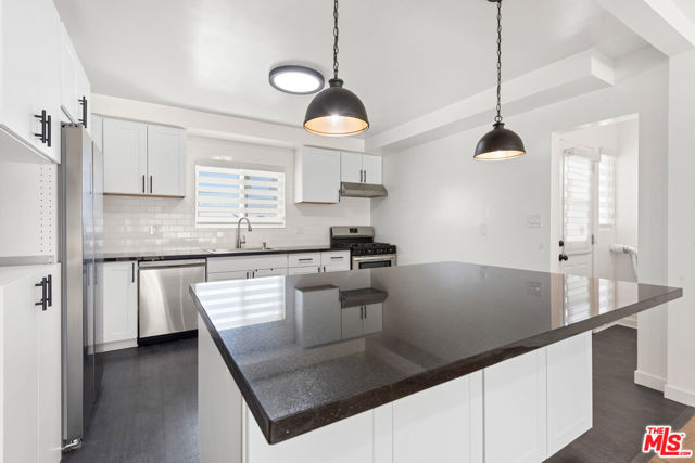 25226 Loytan Street, Torrance, California 90505, 3 Bedrooms Bedrooms, ,1 BathroomBathrooms,Residential Lease,Sold,Loytan,25581135