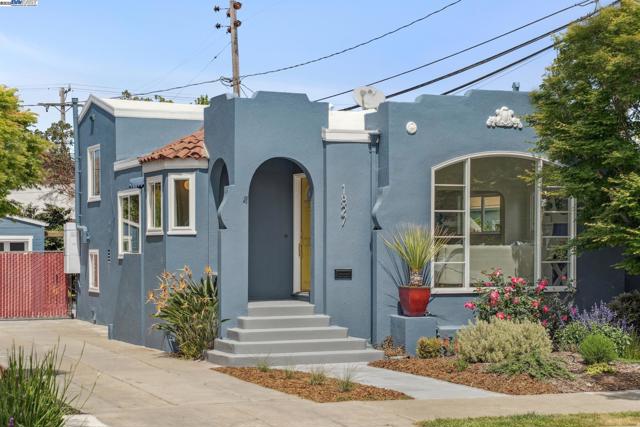 1827 Moreland Dr, Alameda CA: https://media.crmls.org/mediaz/1ac9d295-9094-4789-9338-7195d9944d1f.jpg