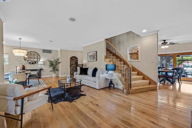 6745 Alisal Street, Pleasanton CA: https://media.crmls.org/mediaz/1ac9f4e7-e126-458f-8258-ecfab6951b36.jpg
