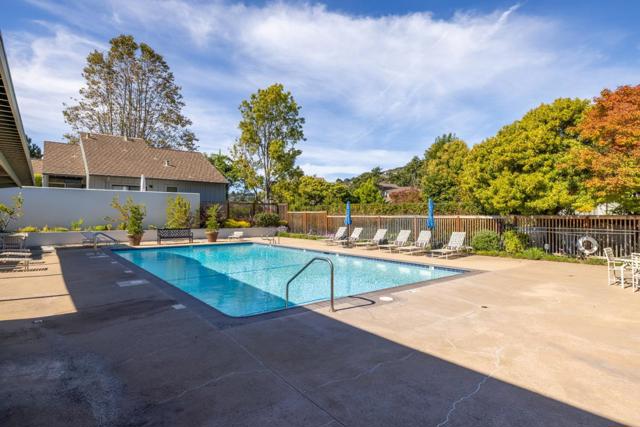28069 Heron Court, Carmel Valley CA: https://media.crmls.org/mediaz/1acc0b89-d236-4db2-add7-e1a144bdcd4c.jpg