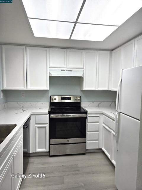 2753 East Ct, Richmond CA: https://media.crmls.org/mediaz/1acc39c6-f7f9-4237-93f7-7ac73c11b199.jpg