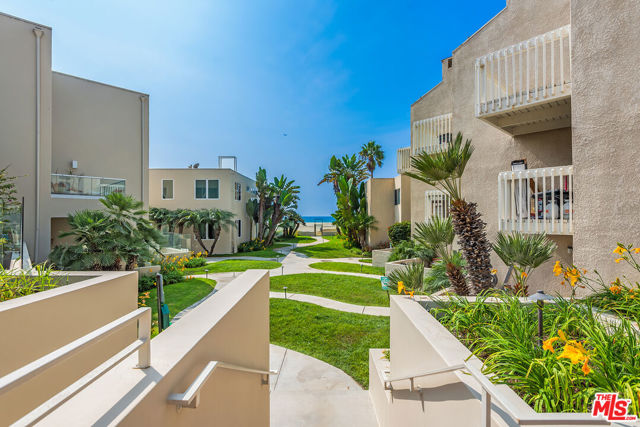 7301 Vista Del Mar, Playa del Rey CA: https://media.crmls.org/mediaz/1acd1cc3-8557-40ed-803e-e6b221481458.jpg