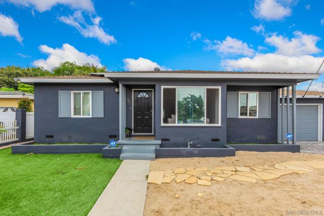 557 Oaklawn Ave, Chula Vista CA: https://media.crmls.org/mediaz/1acd6c92-1ae0-46a4-9c5b-f31e7688d2f9.jpg