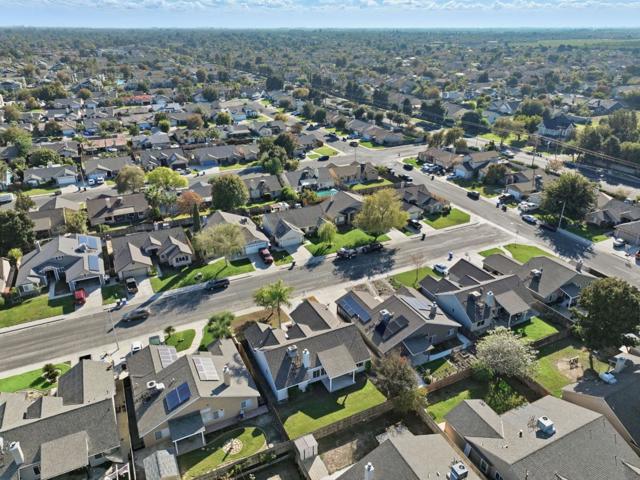 612 Saffron Street, Hanford CA: https://media.crmls.org/mediaz/1acd83ff-4e21-4196-845a-e11372611987.jpg