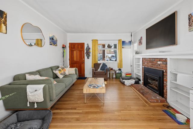 4830 4832 Utah St, San Diego CA: https://media.crmls.org/mediaz/1ace6d19-82ab-49db-a0f6-3c6258f2a34b.jpg